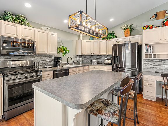 2nd image of 446 Kresswood Dr #446