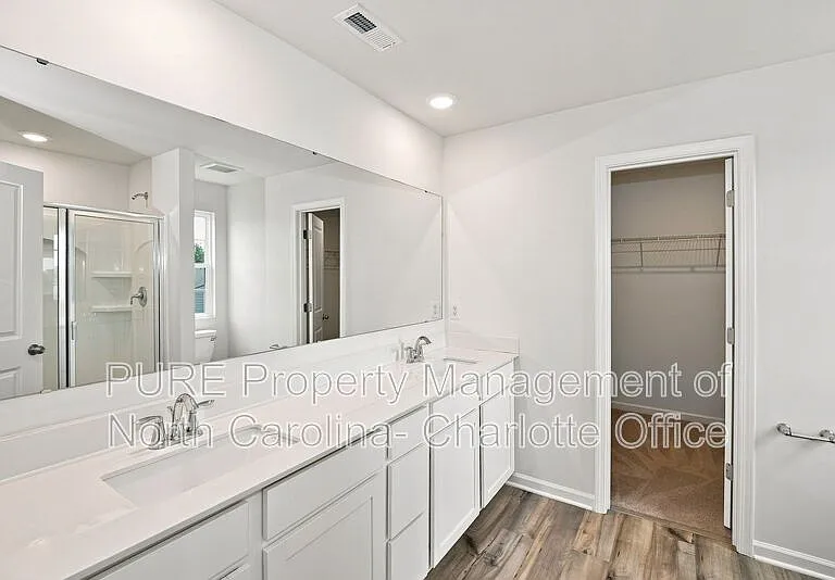 386 Hollingswood Dr — Photo 8