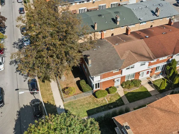 8821 N Grand St, Niles, IL 60714