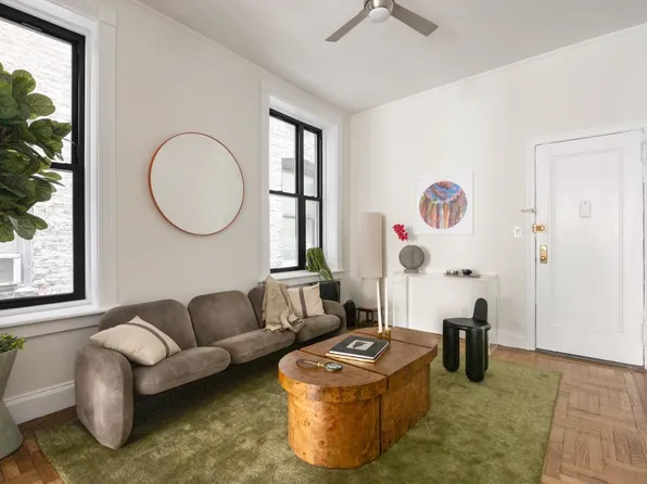 855 9th Ave APT 1B, New York, NY 10019