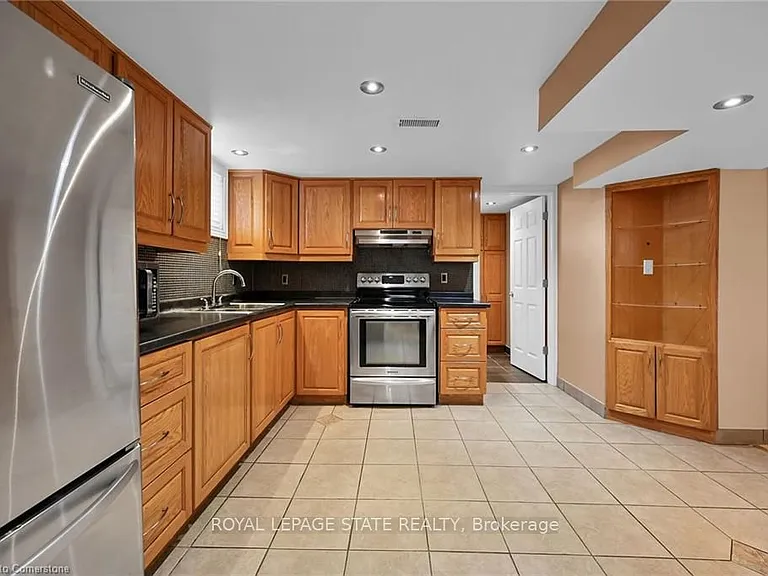 221 Gray Rd #B — Photo 10
