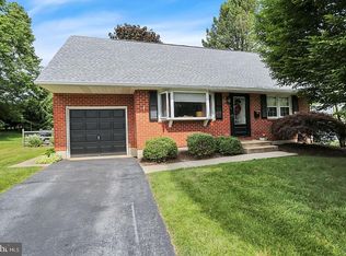 216 Shakespeare Dr, Sinking Spring, PA 19608