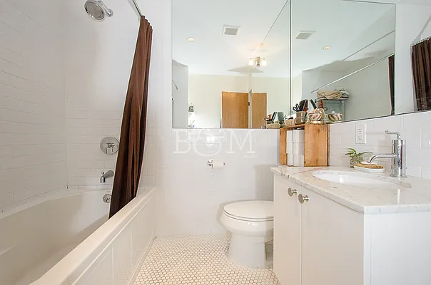 Sold by Brick&Mortar | media 19