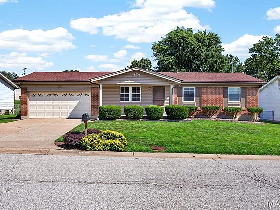 3rd image of 4116 Bridgehampton Dr