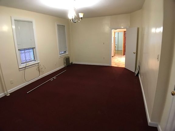 4th image of 217 Parkville Ave #1