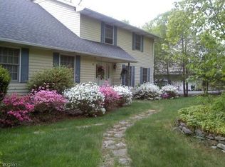 85 Notch Rd, Oak Ridge, NJ 07438