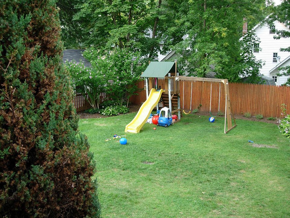 Large Fenced in Yard