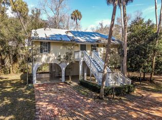 16123 W River Rd, Inglis, FL 34449