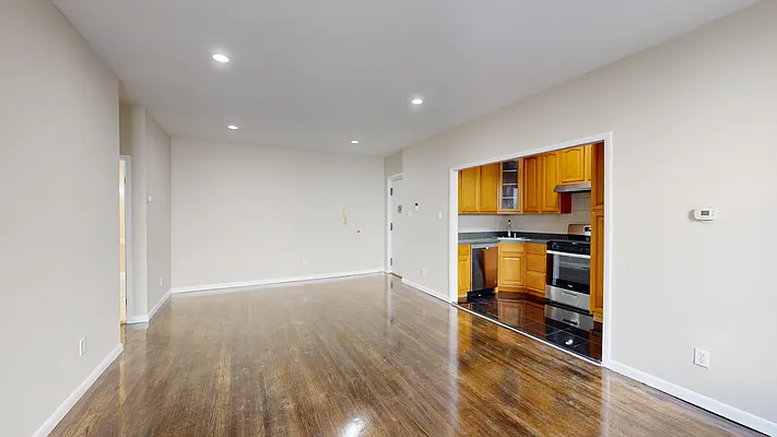 Sold by Liberty Chateau Realty Inc | media 8