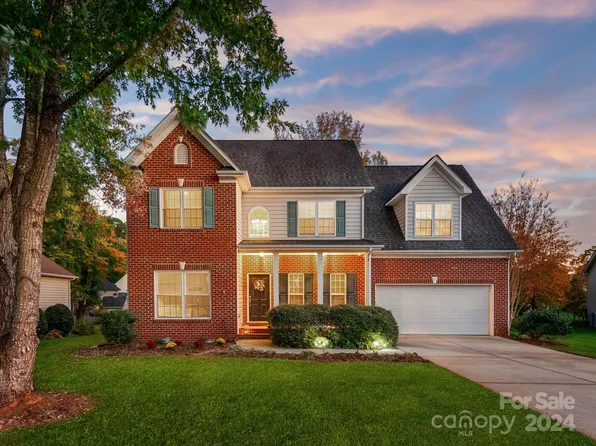 2732 Cameron Commons Way, Matthews, NC 28104