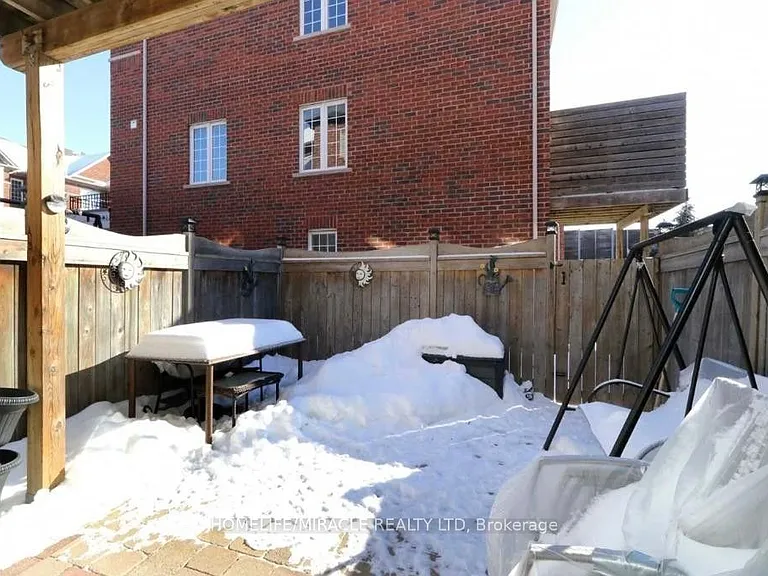 29 Denison Ave — Photo 10