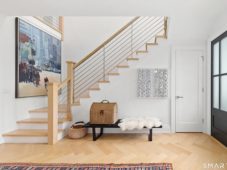 15 Roosevelt Rd — Photo 5