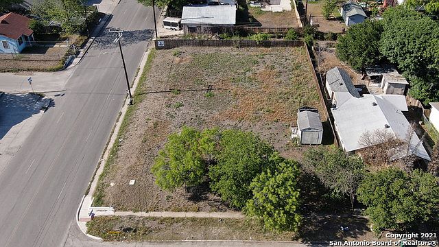 1st image of 107 Bailey Ave