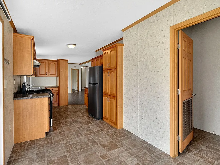 15 W Redwood Ave — Photo 47