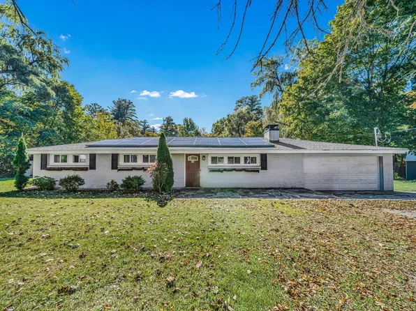 70 River Rd, Andover, MA 01810