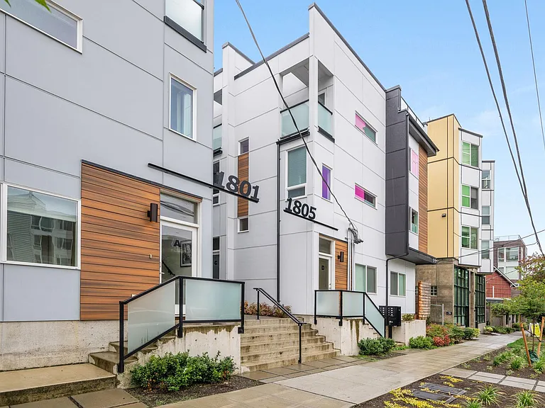 1805A 20th Ave — Photo 1