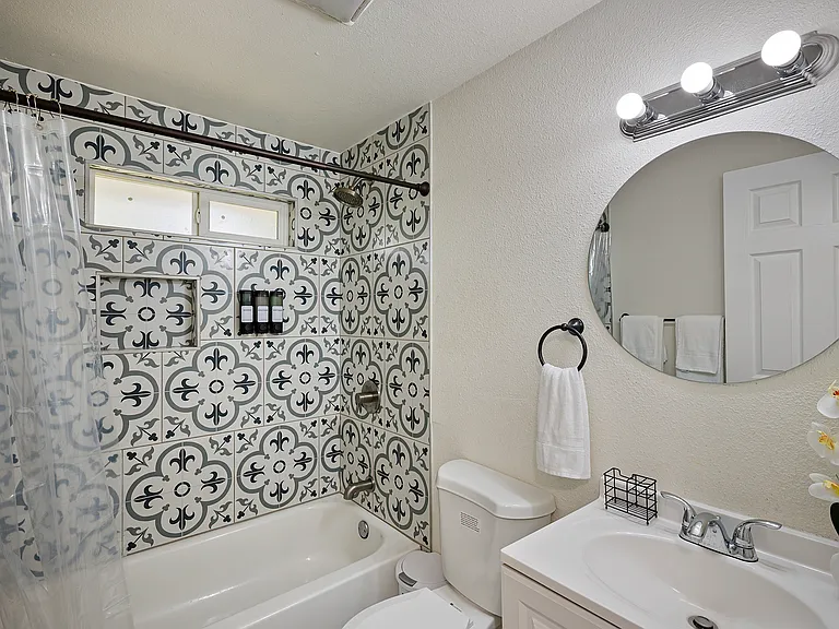 8502 Berkeley Ave SW #1 — Photo 7