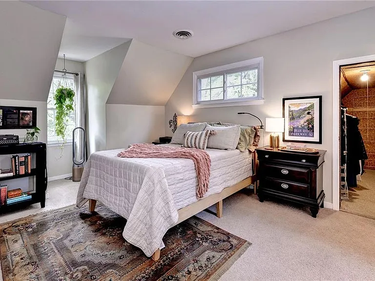 2525 Lauderdale Dr — Photo 12