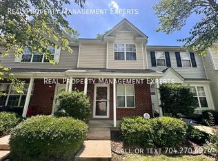 8246 Rudolph Rd, Charlotte, NC 28216