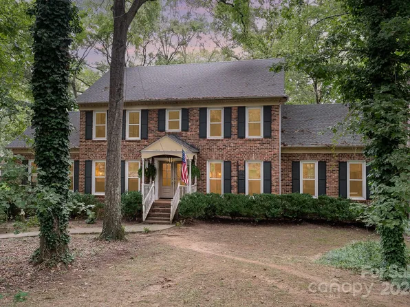 5510 McAlpine Farm Rd, Charlotte, NC 28226