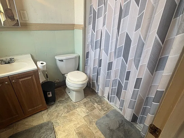 517 Stoner Ave — Photo 4