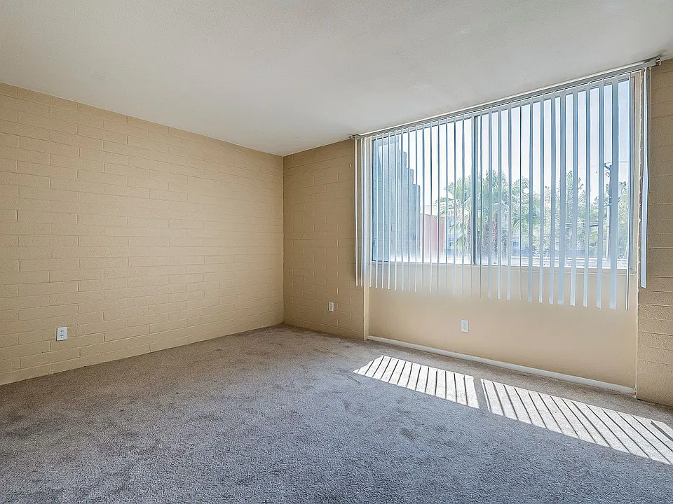 Representative unfurnished bedroom at 1801 West Tuckey Lane.