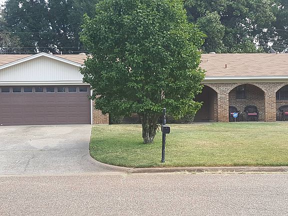 4th image of 10 Preston Cir