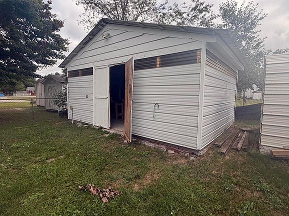 5th image of 1366 Ontario Rd