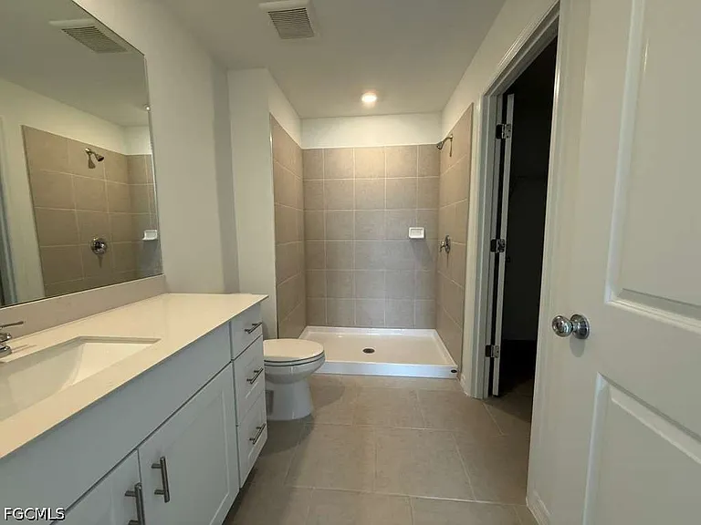 11918 Savanna Lakes Blvd — Photo 8