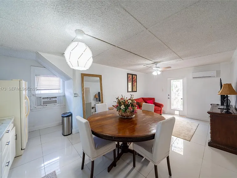 1678 SW 11th St #1 — Photo 3