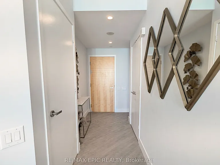 45 Charles St E #2309 — Photo 15