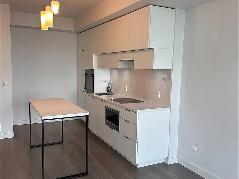 8 Eglinton Ave E #3907 — Photo 3