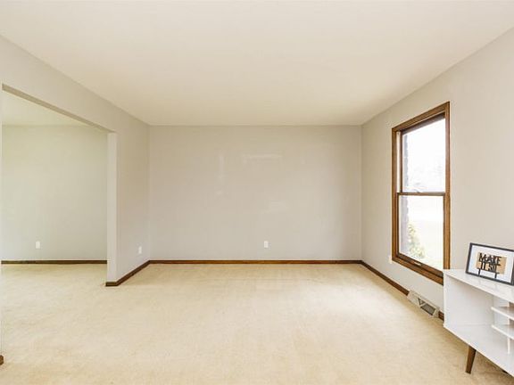 4th image of 17928 Dorset Dr