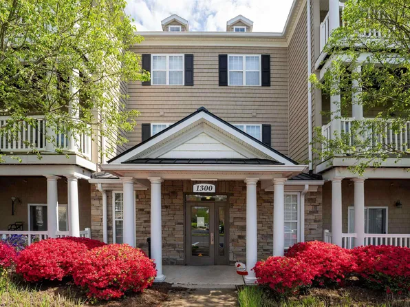 1331 Suncrest Vlg, Morgantown, WV 26505