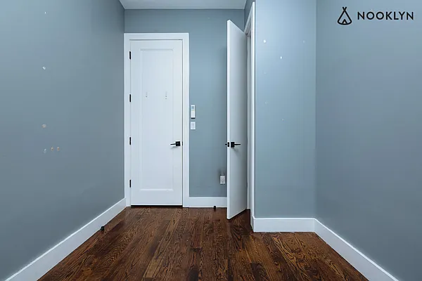 Rented by Nooklyn NYC LLC | media 30