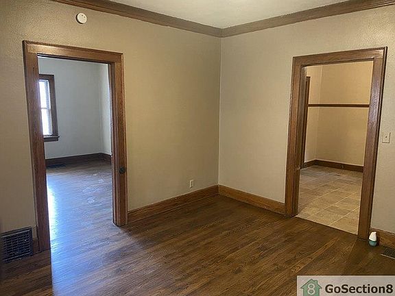 4th image of 922 S 6th St #1