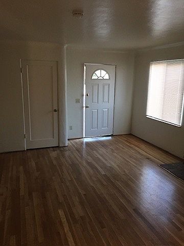 Living room/front entrance