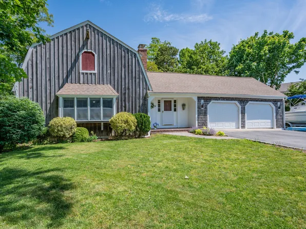 8 Amy Lane, Yarmouth Port, MA 02675