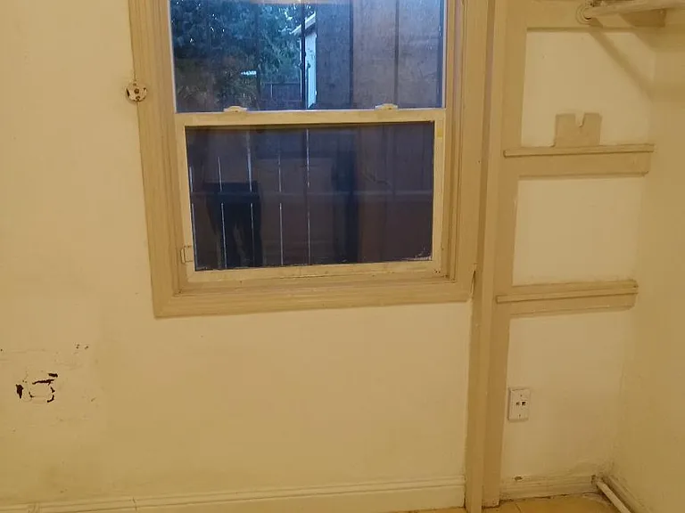2419 E Lewis Ave — Photo 10
