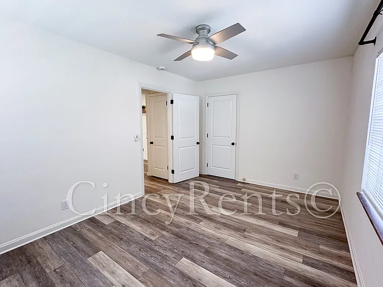 2782 Observatory Ave #7 — Photo 14