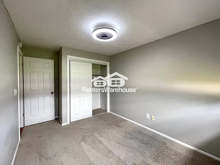 802 Embassy Rd — Photo 25
