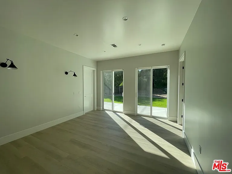 5015 Redwillow Ln — Photo 12