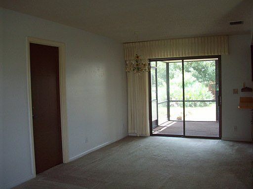1st image of 744 SE Elwood Ave