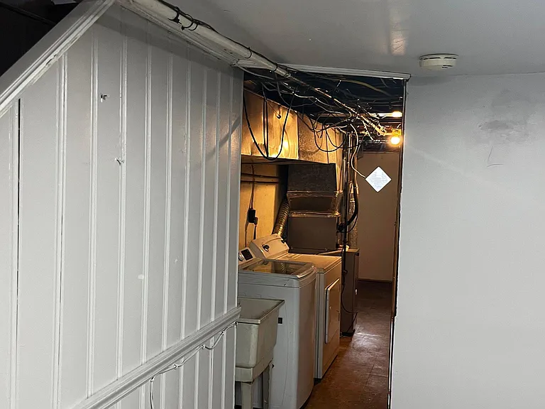 214 Cambridge Rd — Photo 6