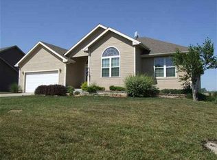407 Sunset Ln, Maple Hill, KS 66507