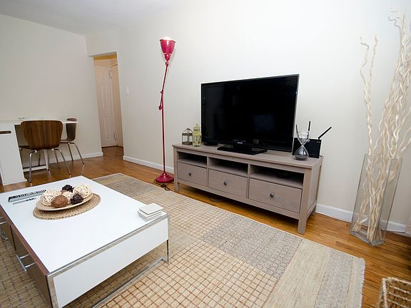 4th image of 350 E 19th St APT 2B
