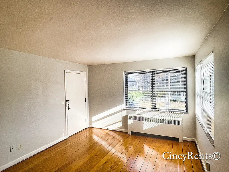 1 bed, 700 sqft, $1,200 — Photo 2