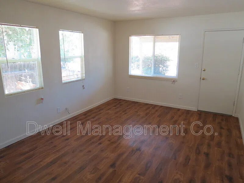 2 bed, 1.0 bath, 725 sqft, $2,395 — Photo 2