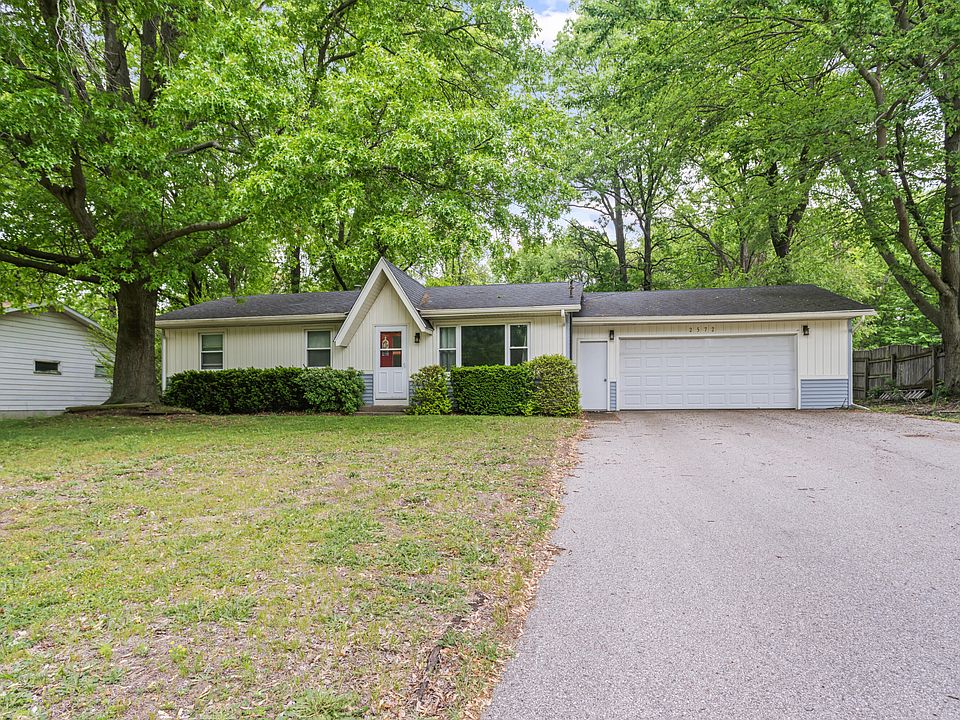 1st image of 2572 Brookdale Dr