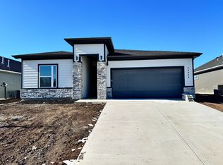 20656 Skyview Ln, Spring Hill, KS 66083